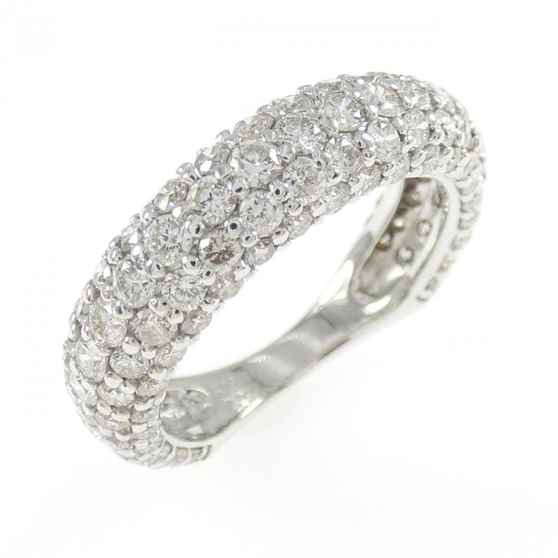 K18WG PAVE DIAMOND RING: K18WG Pave Diamond Ring Brand: Unbranded Type: Ring Material: K18 White Gold, Main Stone/Creation Natural Color: White Gold Size: 6.5 (US size) Accessories: None Accessories Notice: When