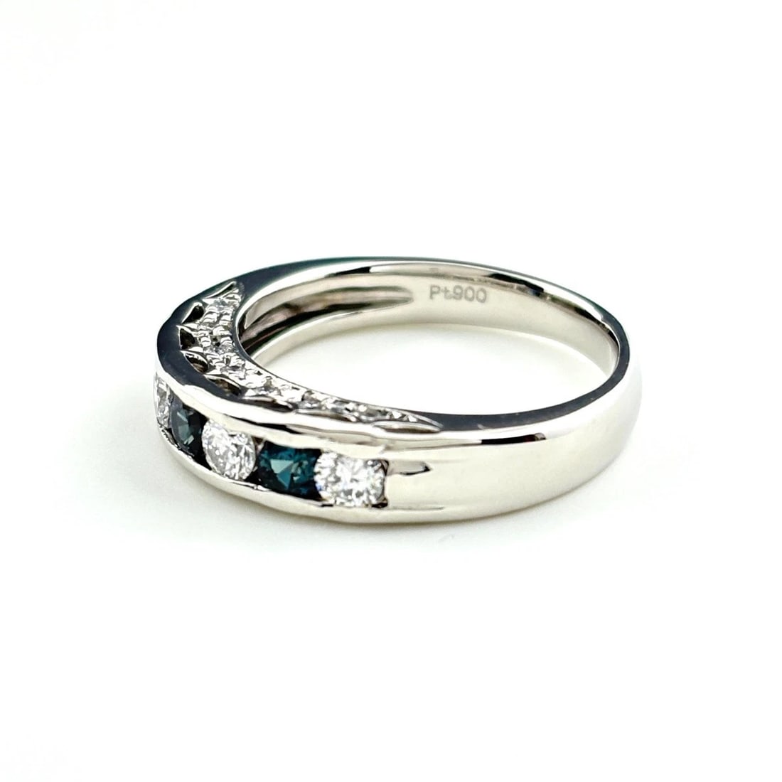 ALEXANDRITE DESIGN RING PLATINUM: alexandrite design Ring Platinum Brand: Unbranded Type: Ring Material: Pt900, Main Stone/Creation Natural Color: Platinum Size: US 7 to 7.5 Accessories: None Accessories Notice: When