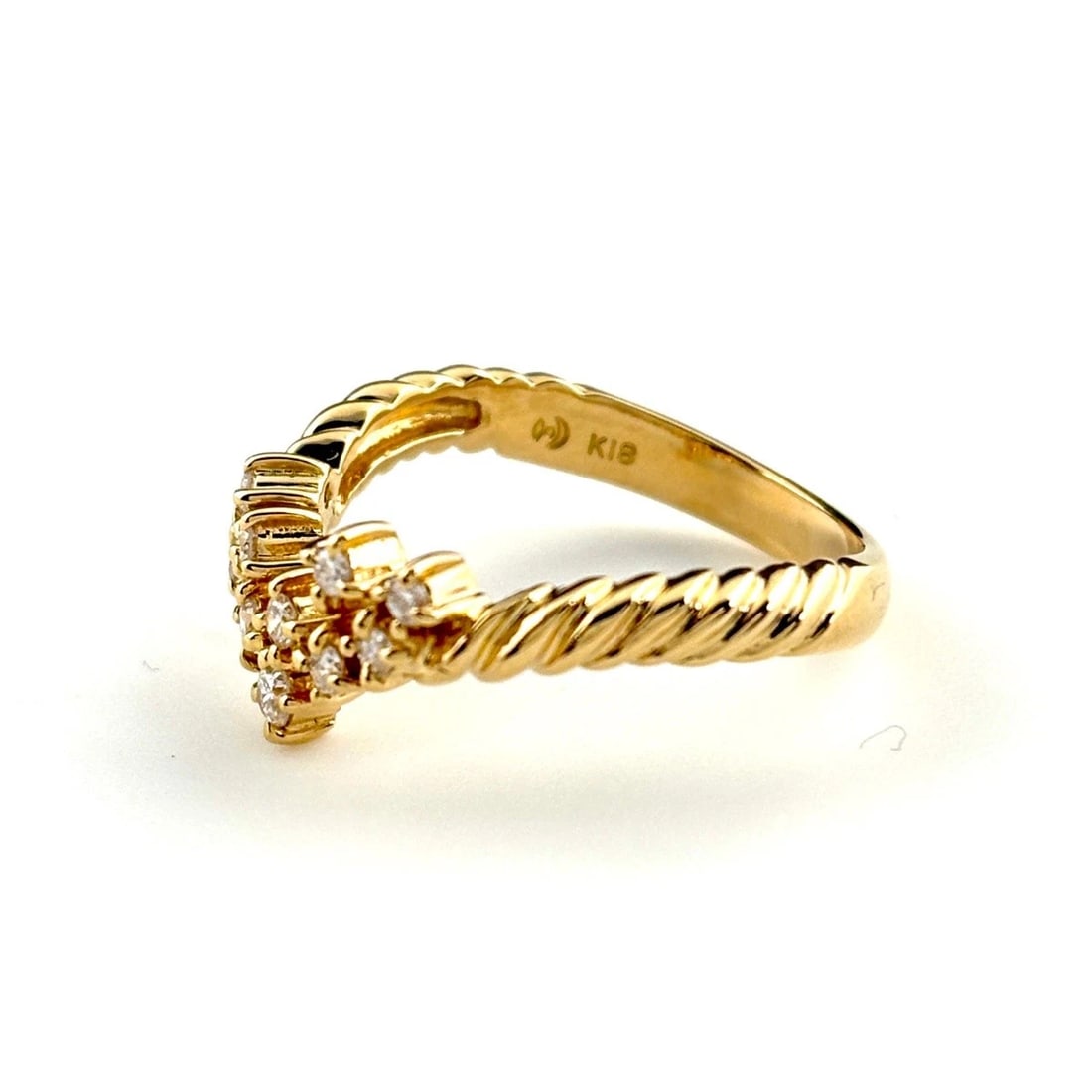 TASAKI MELEE DIAMOND DESIGN RING: TASAKI Melee diamond design ring Brand: TASAKI Type: Ring Material: 18K, Color: YellowGold Size: US 6 to 6.5 Accessories: None Accessories Notice: When purchasing pre-owned goods, please