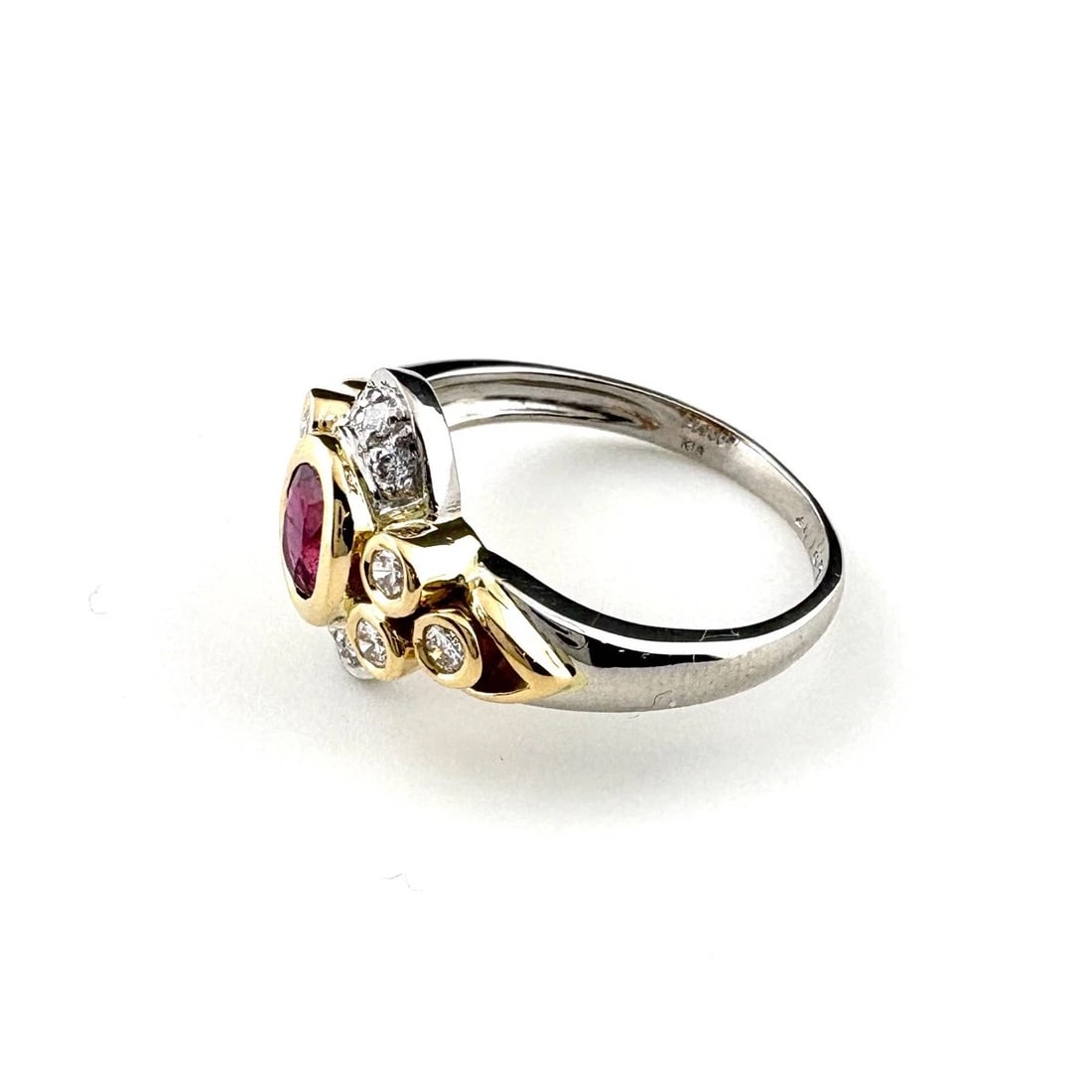 RUBY DESIGN RING PLATINUM YG YELLOWGOLD: ruby design Ring Platinum YG YellowGold Brand: Unbranded Type: Ring Material: Pt900, Color: YellowGold Size: US 3.5 to 4 Accessories: None Accessories Notice: When purchasing pre-owned goo