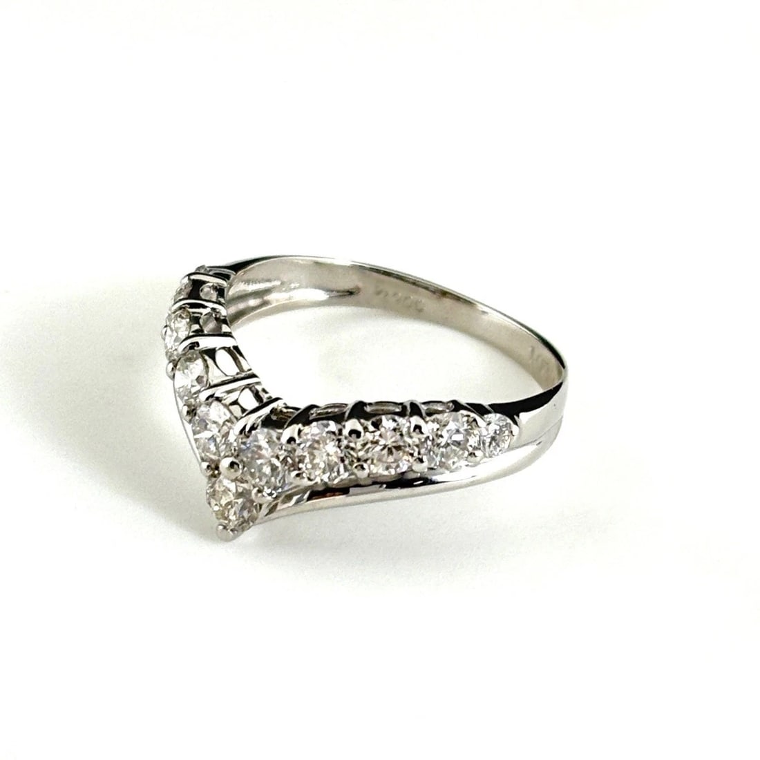 MELEE DIAMOND DESIGN RING PLATINUM: Melee diamond design Ring Platinum Brand: Unbranded Type: Ring Material: Pt900, Color: Platinum Size: US 6 Accessories: None Accessories Notice: When purchasing pre-owned goods, please ref