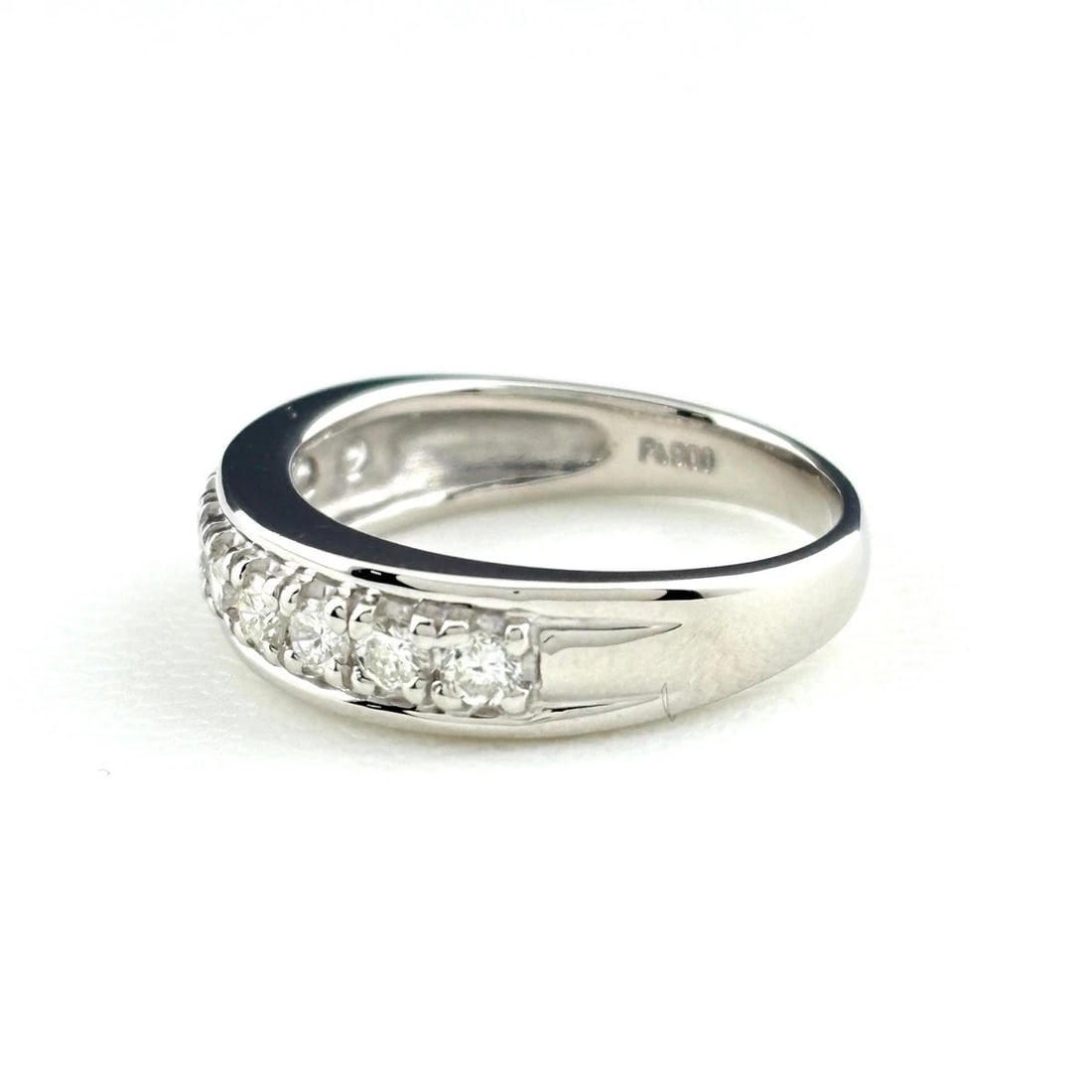 MELEE DIAMOND DESIGN RING PLATINUM: Melee diamond design Ring Platinum Brand: Unbranded Type: Ring Material: Pt900, Color: Platinum Size: US 6 Accessories: None Accessories Notice: When purchasing pre-owned goods, please ref