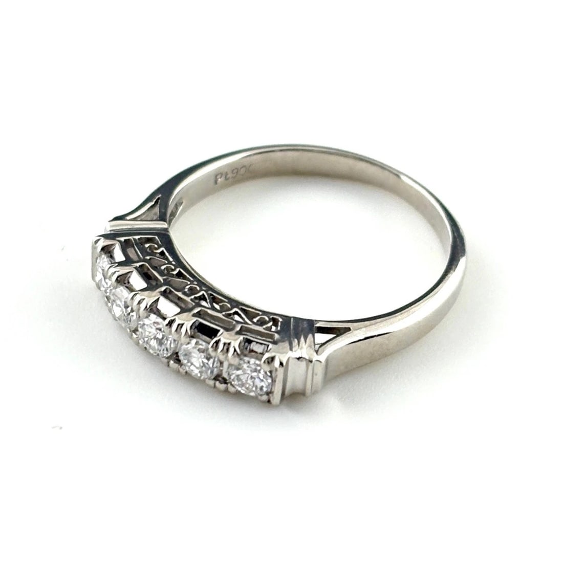 MELEE DIAMOND DESIGN RING PLATINUM: Melee diamond design Ring Platinum Brand: Unbranded Type: Ring Material: Pt900, Color: Platinum Size: US 5.5 Accessories: None Accessories Notice: When purchasing pre-owned goods, please r