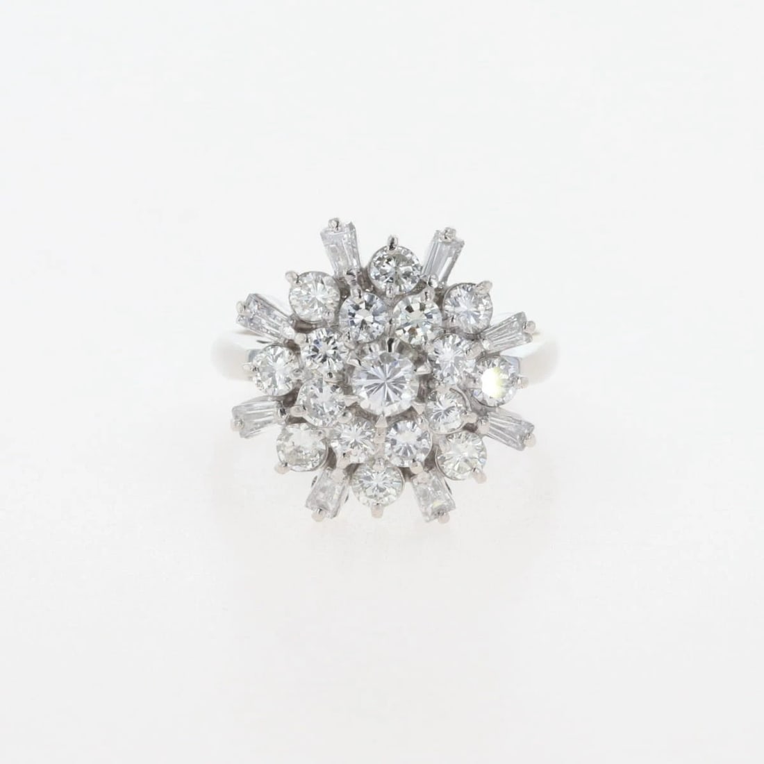 MELEE DIAMOND DESIGN RING PLATINUM: Melee diamond design Ring Platinum Brand: Unbranded Type: Ring Material: Pt900, Main Stone/Creation Natural Color: Platinum Size: US 5 Accessories: None Accessories Notice: When purchasing