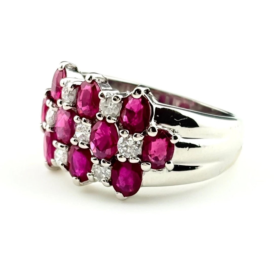RUBY DESIGN RING PLATINUM MELEE: ruby design Ring Platinum Melee Brand: Unbranded Type: Ring Material: Pt900, Color: Platinum Size: US 6.5 Accessories: None Accessories Notice: When purchasing pre-owned goods, please refe