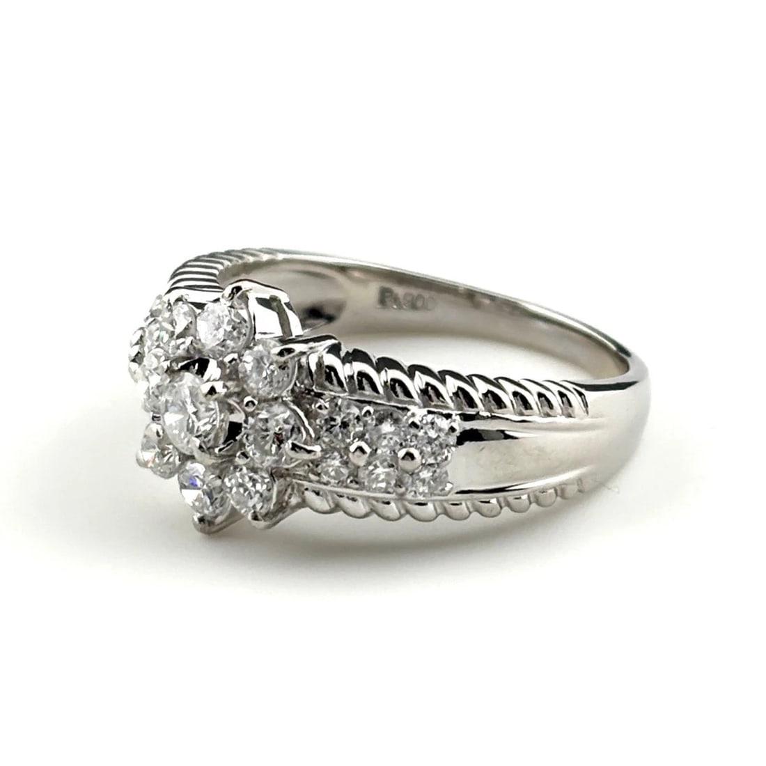 MELEE DIAMOND DESIGN RING PLATINUM: Melee diamond design Ring Platinum Brand: Unbranded Type: Ring Material: Pt900, Main Stone/Creation Natural Color: Platinum Size: US 7 to 7.5 Accessories: None Accessories Notice: When