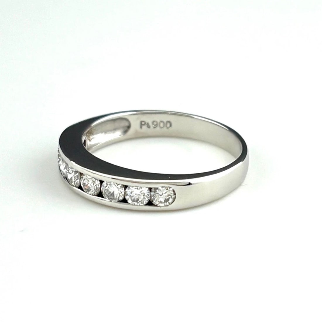 MELEE DIAMOND DESIGN RING PLATINUM: Melee diamond design Ring Platinum Brand: Unbranded Type: Ring Material: Pt900, Main Stone/Creation Natural Color: Platinum Size: US 6.5 Accessories: None Accessories Notice: When purchasing