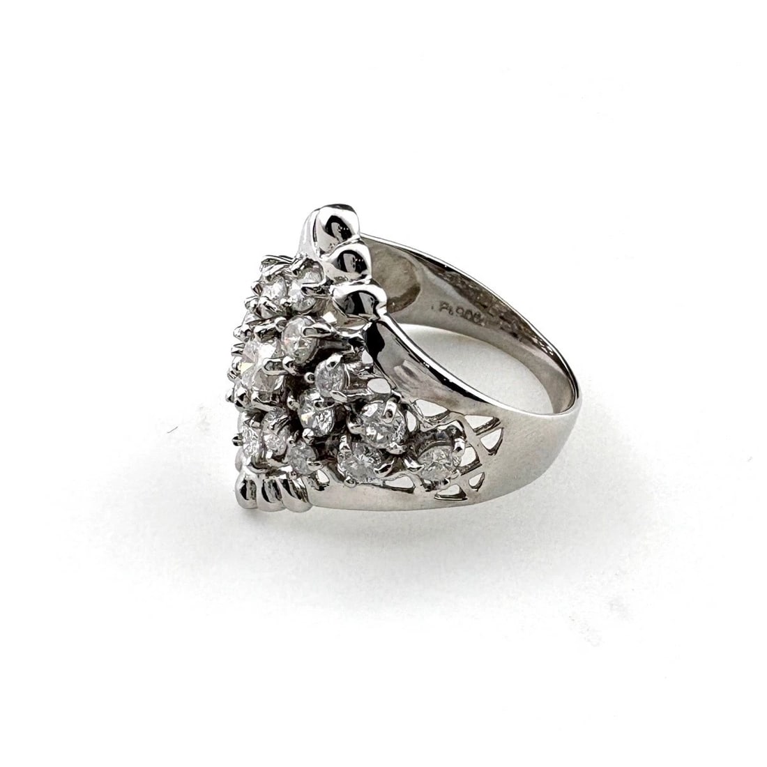 MELEE DIAMOND DESIGN RING PLATINUM: Melee diamond design Ring Platinum Brand: Unbranded Type: Ring Material: Pt900, Main Stone/Creation Natural Color: Platinum Size: US 5 Accessories: None Accessories Notice: When purchasing