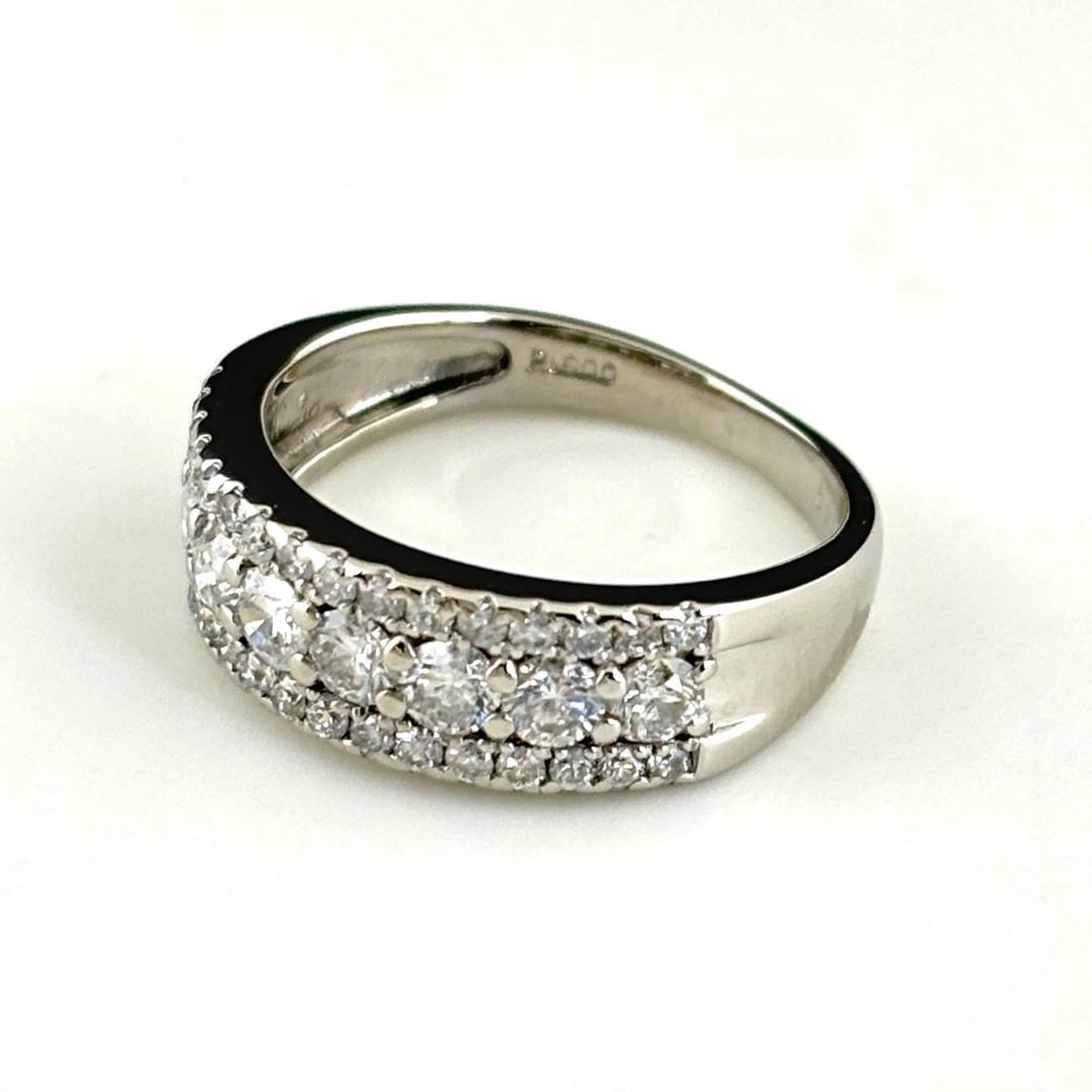 MELEE DIAMOND DESIGN RING PLATINUM: Melee diamond design Ring Platinum Brand: Unbranded Type: Ring Material: Pt900, Color: Platinum Size: US 5.5 Accessories: None Accessories Notice: When purchasing pre-owned goods, please r