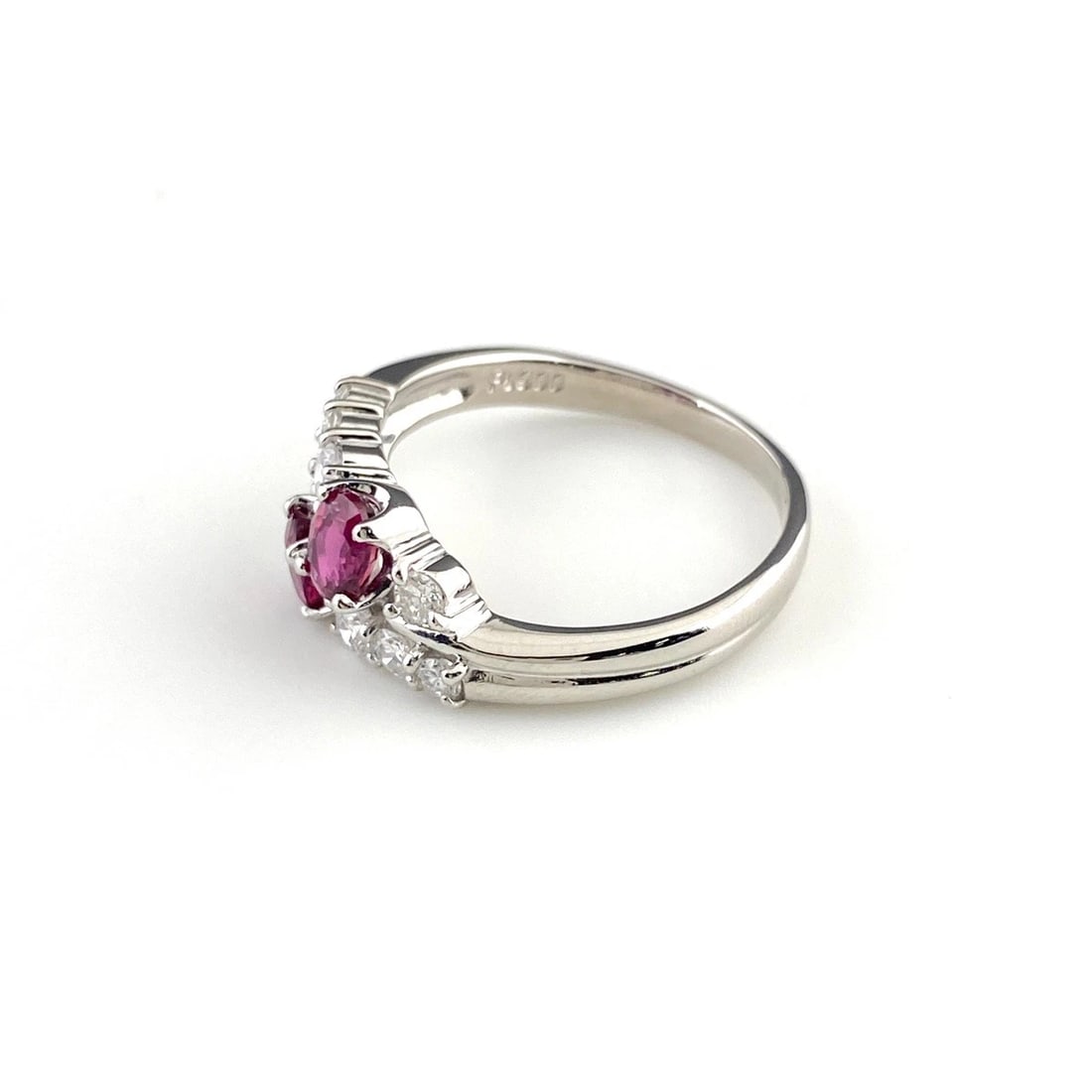 RUBY DESIGN RING PLATINUM MELEE DIAMOND: ruby design Ring Platinum Melee diamond Brand: Unbranded Type: Ring Material: Pt900, Color: Platinum Size: US 6 to 6.5 Accessories: None Accessories Notice: When purchasing pre-owned goods