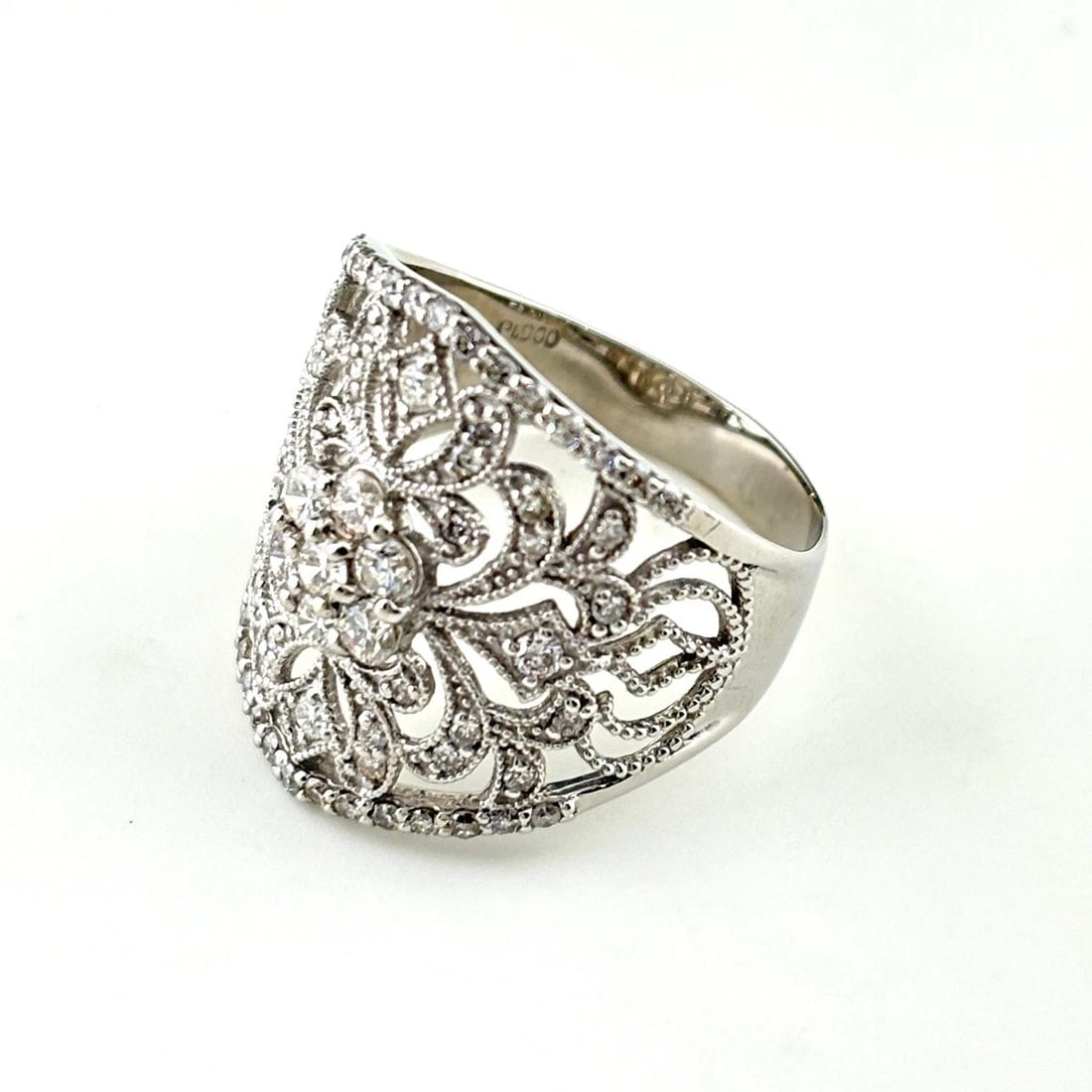 DIAMOND DESIGN RING PLATINUM (1 of 2)