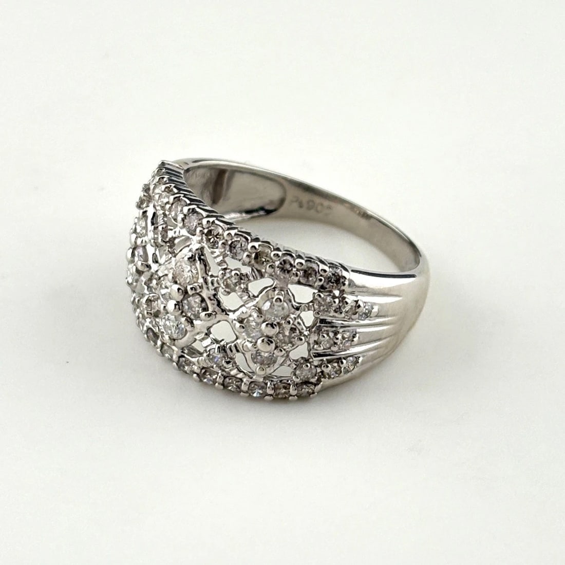 MELEE DIAMOND DESIGN RING PLATINUM: Melee diamond design Ring Platinum Brand: Unbranded Type: Ring Material: Pt900, Color: Platinum Size: US 7.5 to 8 Accessories: None Accessories Notice: When purchasing pre-owned goods, ple