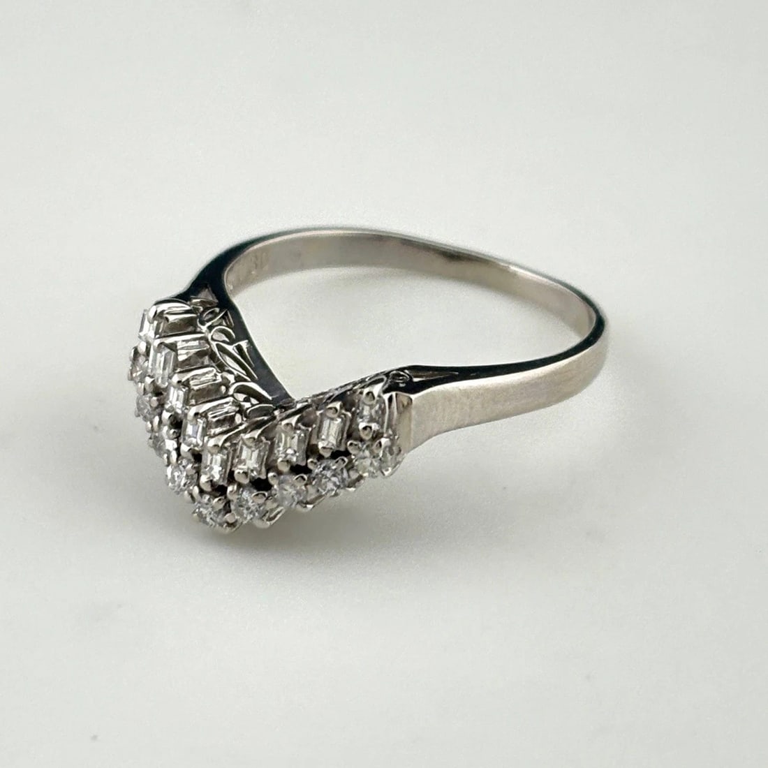 MELEE DIAMOND DESIGN RING PLATINUM: Melee diamond design Ring Platinum Brand: Unbranded Type: Ring Material: Pt900, Color: Platinum Size: US 6.5 Accessories: None Accessories Notice: When purchasing pre-owned goods, please r