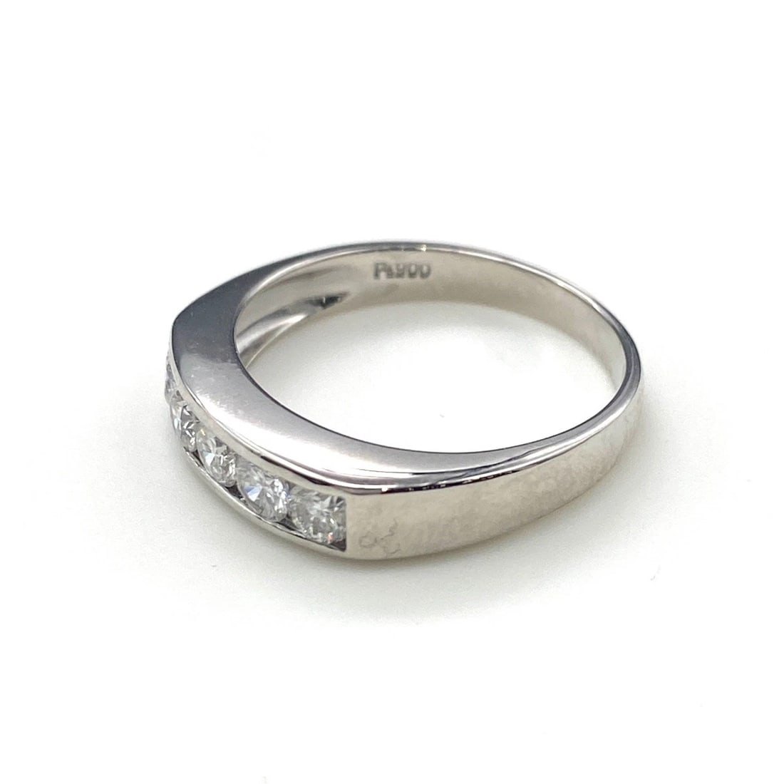 MELEE DIAMOND DESIGN RING PLATINUM: Melee diamond design Ring Platinum Brand: Unbranded Type: Ring Material: Pt900, Color: Platinum Size: US 6.5 Accessories: None Accessories Notice: When purchasing pre-owned goods, please r