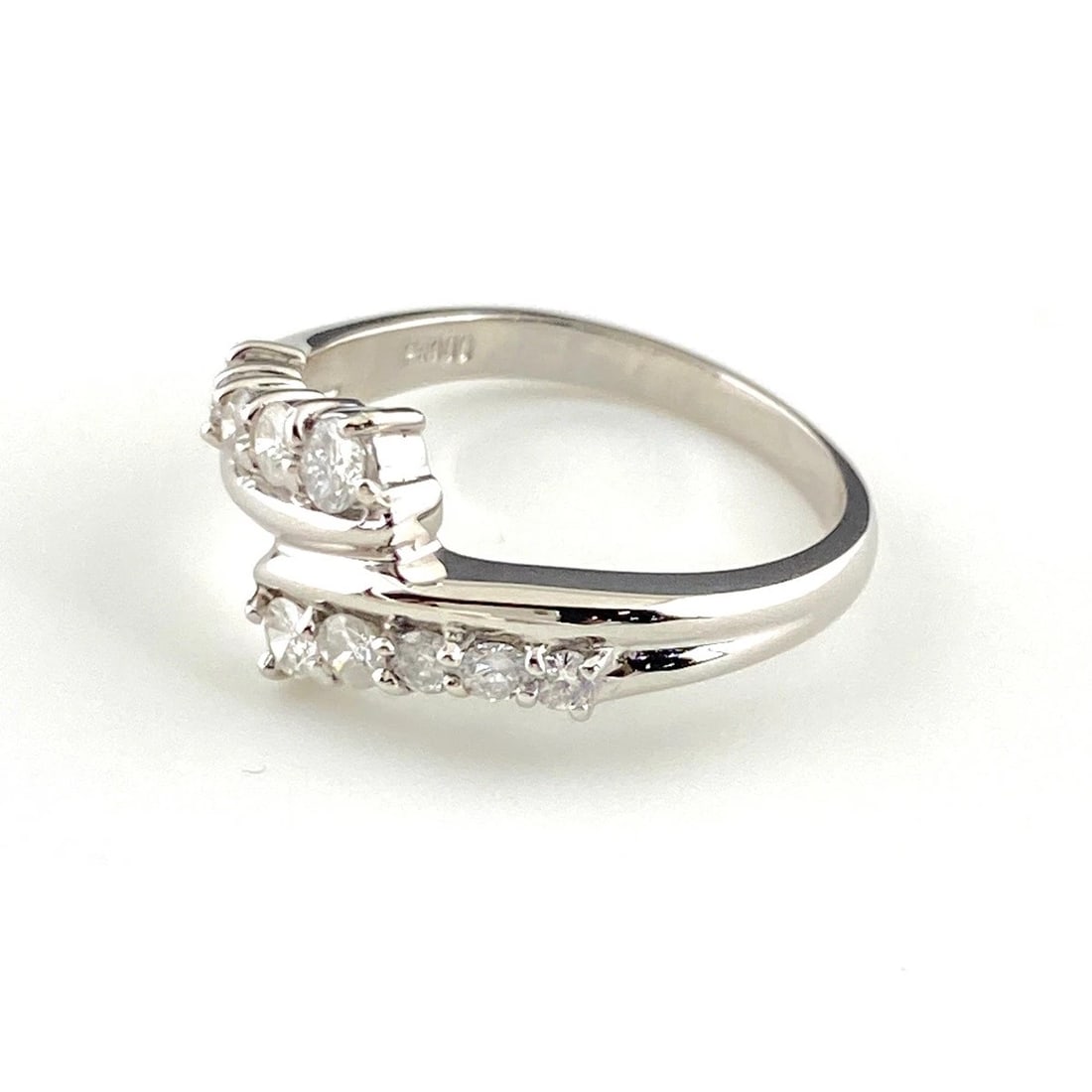 MELEE DIAMOND DESIGN RING PLATINUM: Melee diamond design Ring Platinum Brand: Unbranded Type: Ring Material: Pt900, Color: Platinum Size: US 6.5 Accessories: None Accessories Notice: When purchasing pre-owned goods, please r