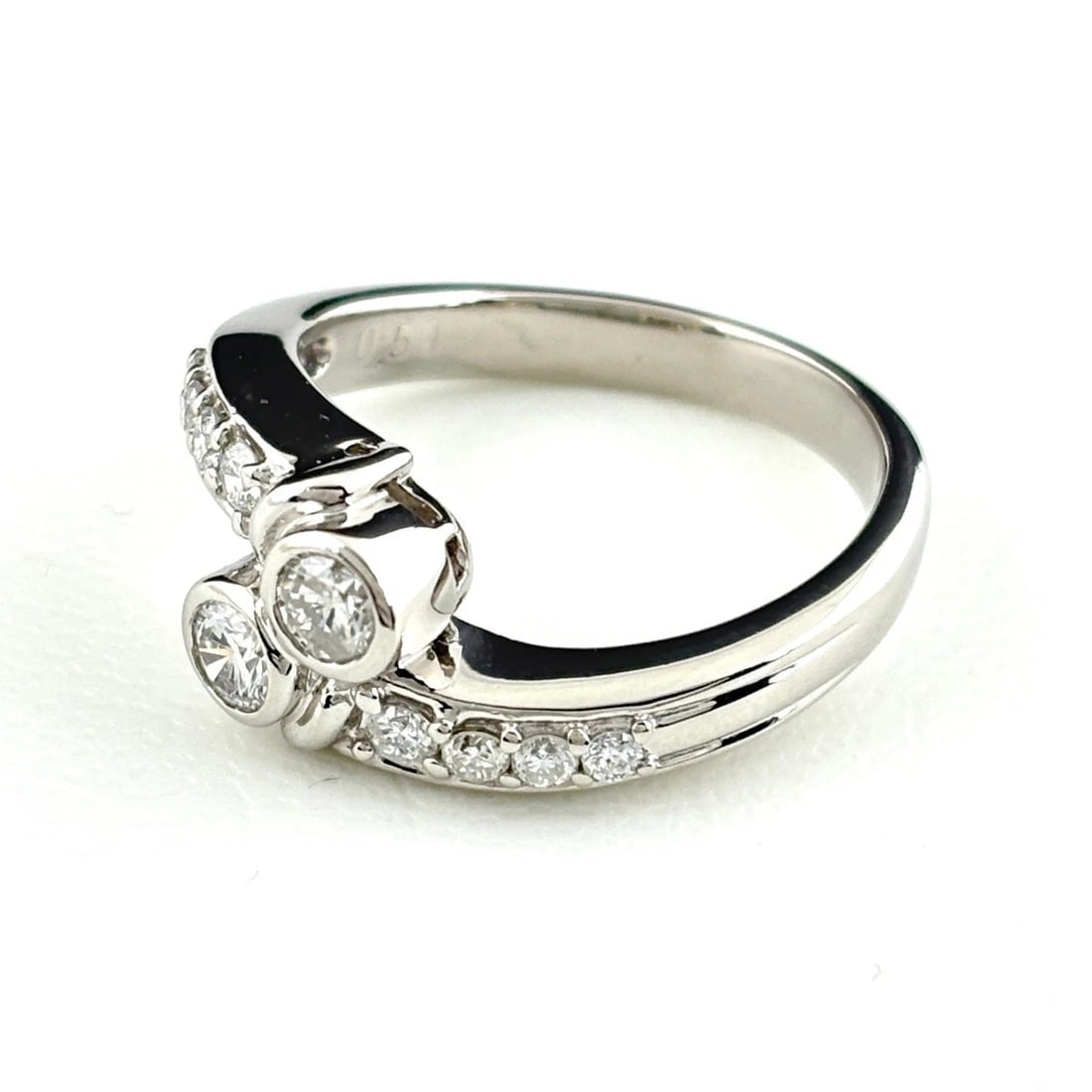 DIAMOND DESIGN RING PLATINUM: diamond design Ring Platinum Brand: Unbranded Type: Ring Material: Pt900, Color: Platinum Size: US 6.5 Accessories: None Accessories Notice: When purchasing pre-owned goods, please refer t