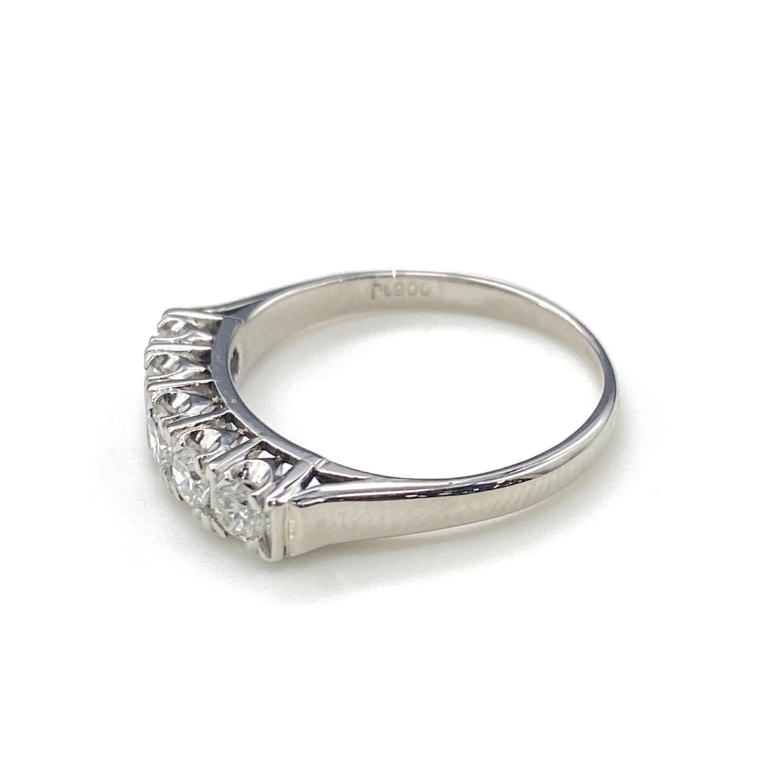 MELEE DIAMOND DESIGN RING PLATINUM: Melee diamond design Ring Platinum Brand: Unbranded Type: Ring Material: Pt900, Color: Platinum Size: US 5.5 Accessories: None Accessories Notice: When purchasing pre-owned goods, please