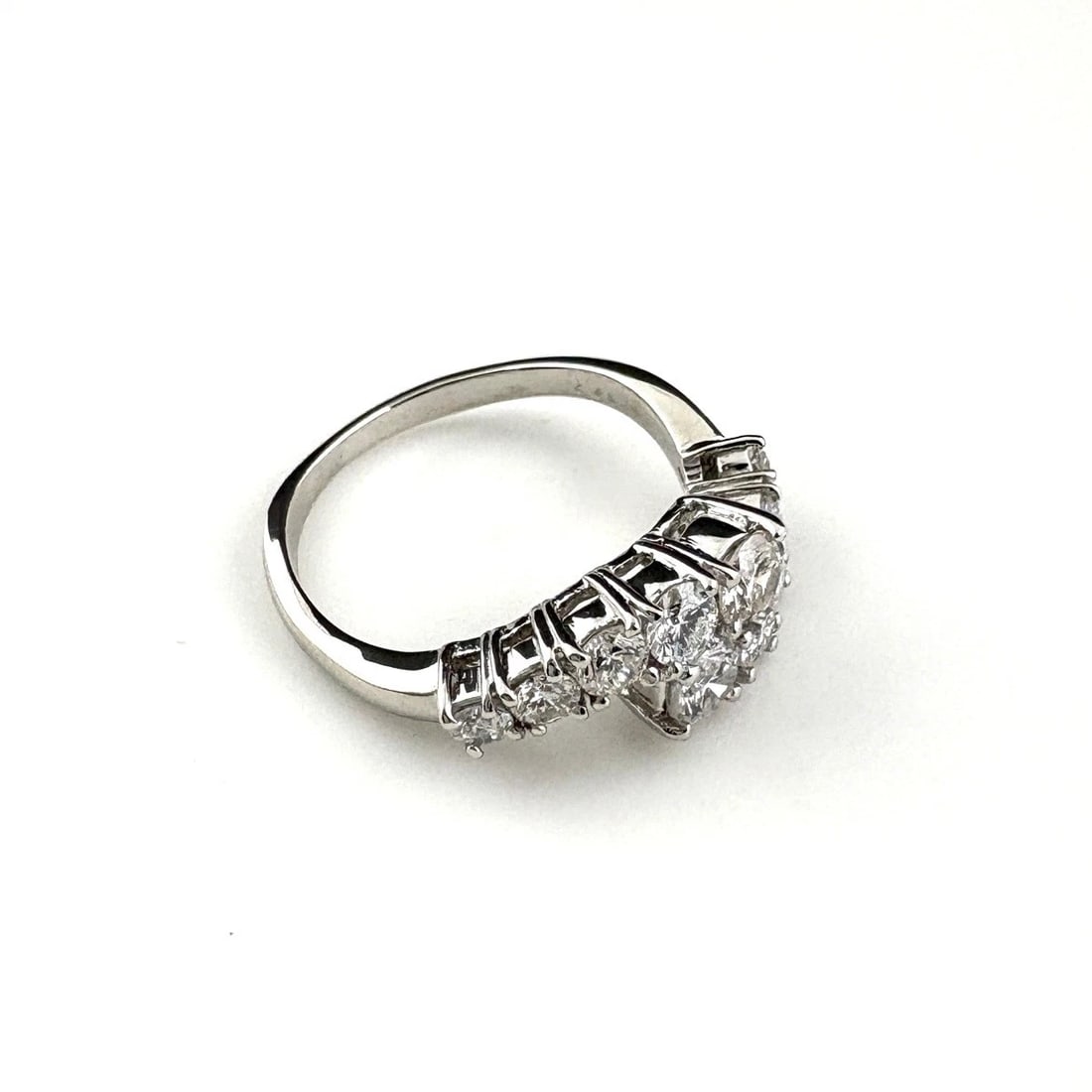 MELEE DIAMOND DESIGN RING PLATINUM - 2