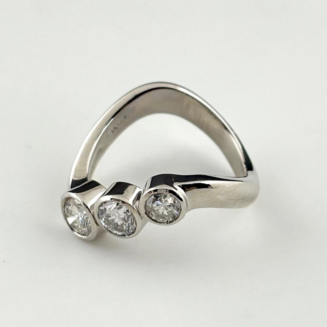 DIAMOND DESIGN RING PLATINUM (1 of 2)