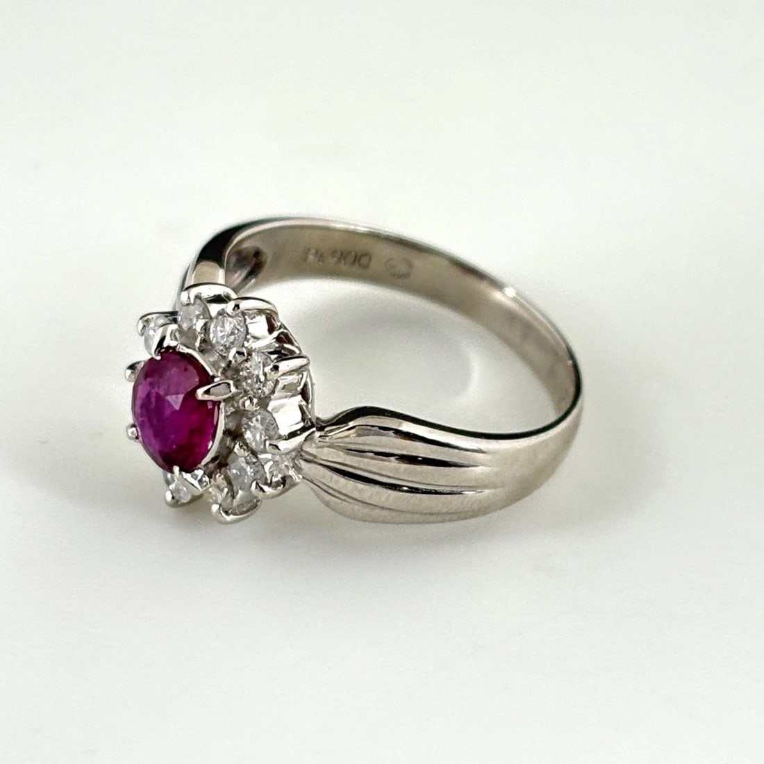 RUBY DESIGN RING PLATINUM RING MELEE DIAMOND: ruby design Ring Platinum ring Melee diamond Brand: Unbranded Type: Ring Material: Pt900, Color: Platinum Size: US 6 Accessories: None Accessories Notice: When purchasing pre-owned goods,