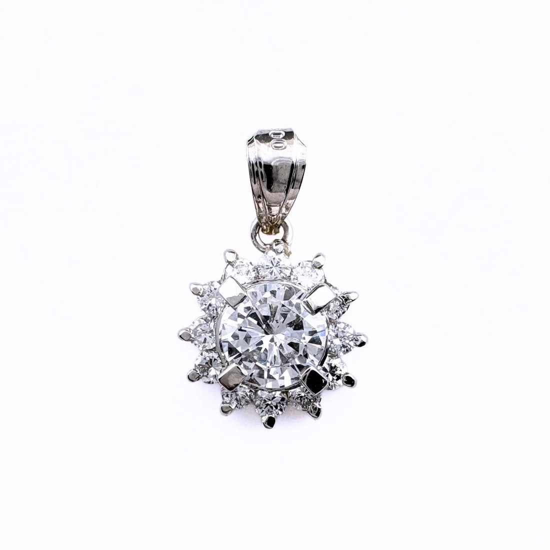 DIAMOND DESIGN RING PLATINUM PENDANT HEAD MELEE: diamond design Ring Platinum Pendant Head Melee Brand: Unbranded Type: Pendant Head Material: Pt900, Color: Platinum Size: Total length of the pendant head including a bail 15.5×9.7mm(0.6")