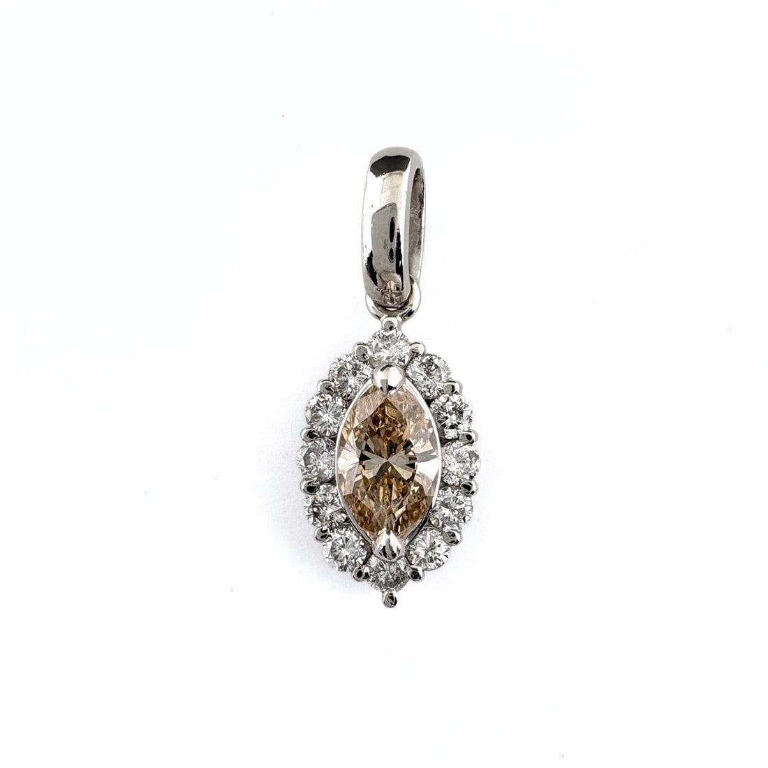 DIAMOND PENDANT HEAD PLATINUM PENDANT: Diamond Pendant Head Platinum Pendant Brand: Unbranded Type: Pendant Head Material: Pt900, Color: Platinum Size: Total length of the pendant head including a bail 21.4×8.4mm(0.8") Inside