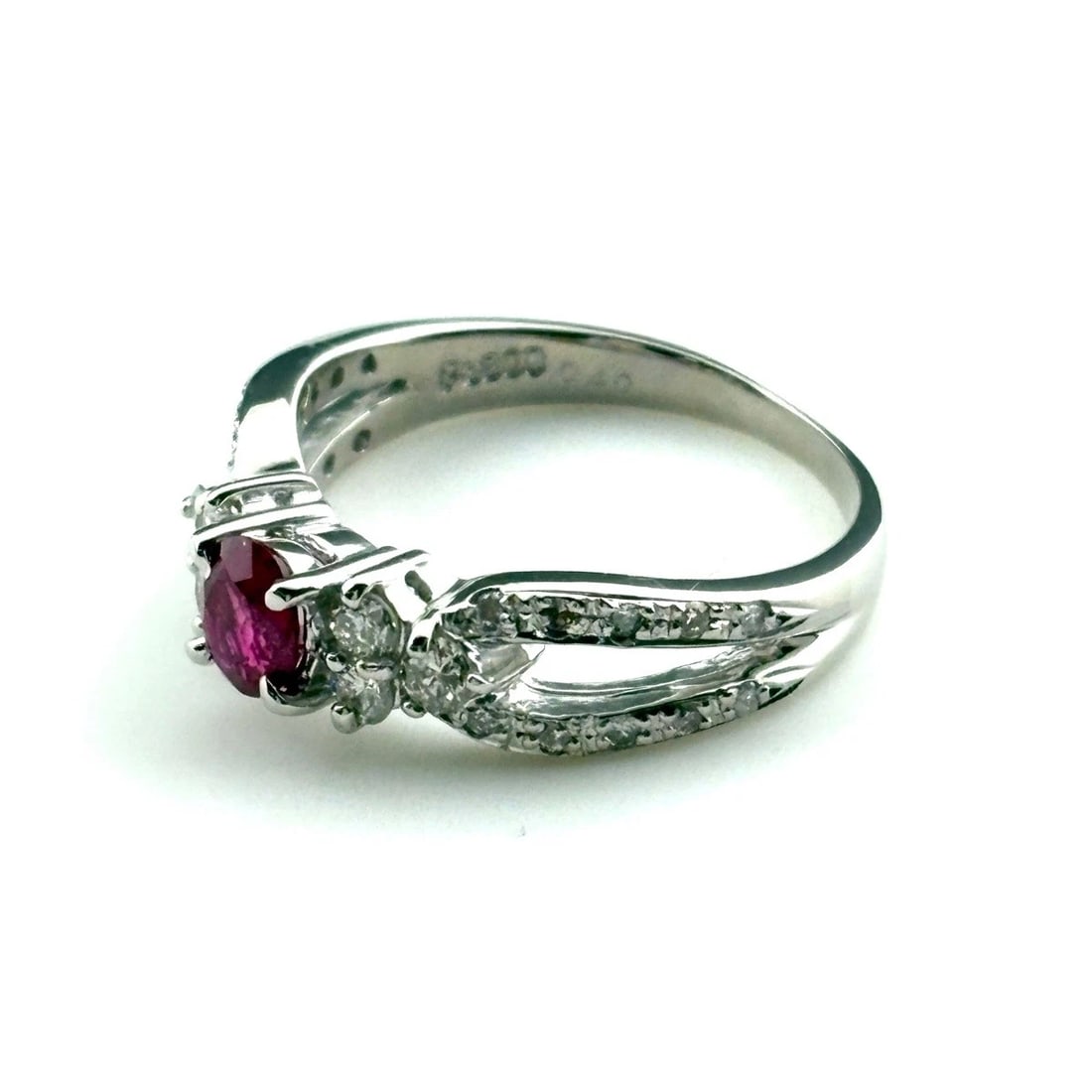 RUBY DESIGN RING PLATINUM MELEE DIAMOND: ruby design Ring Platinum Melee diamond Brand: Unbranded Type: Ring Material: Pt900, Main Stone/Creation Ruby diamond Color: Platinum Size: US 5 to 5.5 Accessories: None Accessories Notice