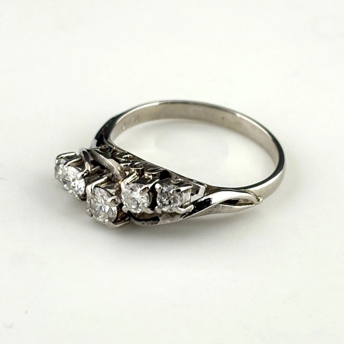 MELEE DIAMOND DESIGN RING PLATINUM: Melee diamond design Ring Platinum Brand: Unbranded Type: Ring Material: Pt850, Color: Platinum Size: US 6 Accessories: None Accessories Notice: When purchasing pre-owned goods, please ref