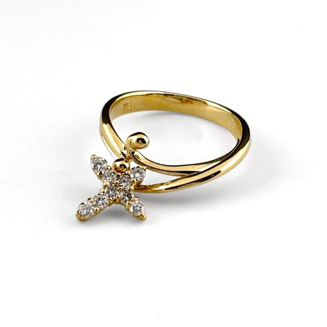 CROSS MOTIF DESIGN RING YG YELLOWGOLD: cross motif design ring YG YellowGold Brand: Unbranded Type: Ring Material: 18K, Color: Yellow Gold Size: US 3.5 Accessories: None Accessories Notice: When purchasing pre-owned goods, please