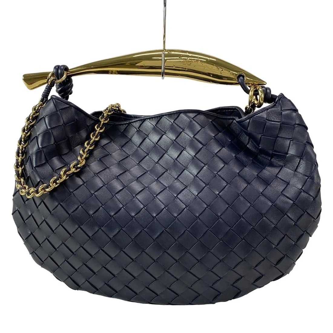 BOTTEGA VENETA SARDINE CHAIN DARK NAVY LAMBSKIN HANDBAG: BOTTEGA VENETA Sardine Chain Dark Navy Lambskin Handbag Brand: BOTTEGA VENETA Type: Handbag Material: Lambskin Color: Dark Navy Size: Height : 8.86 inch (22.5 cm) Width : 13.58 inch (34.5 cm) Hand