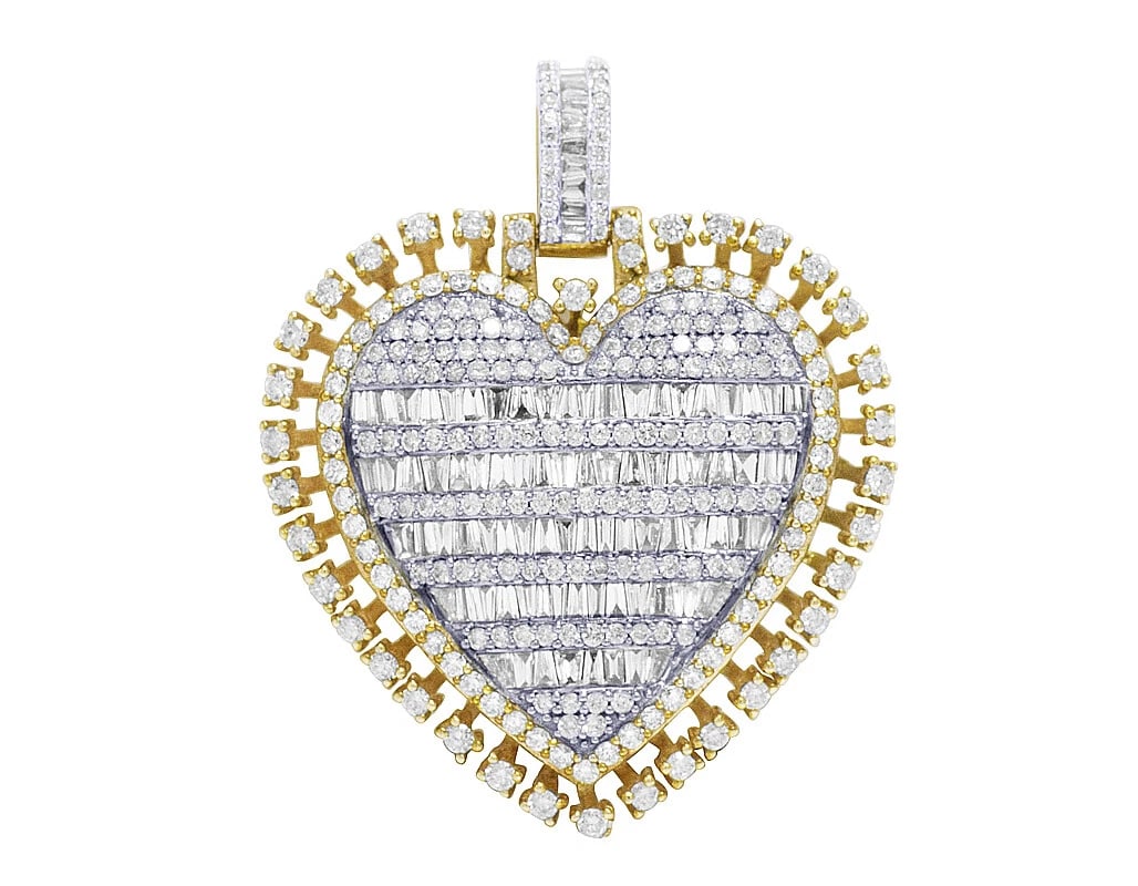 10K YELLOW GOLD BAGUETTE REAL DIAMOND HEART PENDANT: 10K Yellow Gold baguette Real Diamond Heart Pendant Brand: None Type: Pendant Material: 10k Yellow Gold, Main Stone/Creation Natural Color: Yellow Gold Size: Dimension 1.2" Accessories: None <