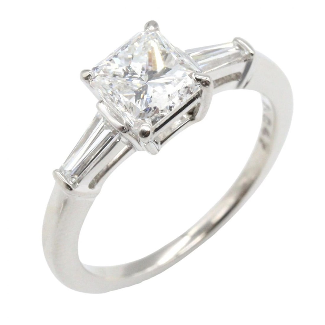 JEWELRY DIAMOND RING PT900 PLATINUM: JEWELRY Diamond Ring Pt900 Platinum Brand: JEWELRY Type: Ring Material: Pt900 Platinum Color: Silver??ish colors × Clear??ish colors Size: 4.75 - 5 US Accessories: None Accessories Notice: