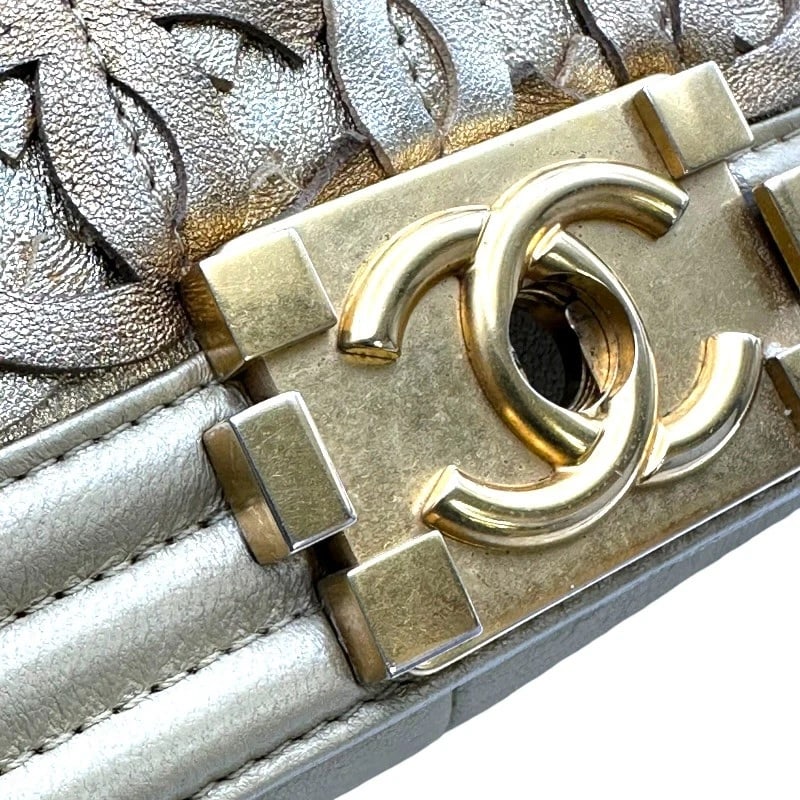 CHANEL SHOULDER BAG - 8