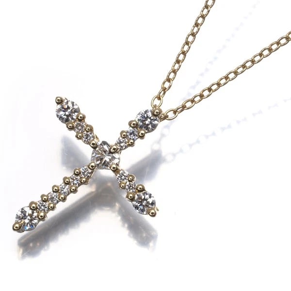 AHKAH NECKLACE DIAMOND CROSS HEART-SHAPED: AHKAH Necklace Diamond Cross Heart-shaped Brand: AHKAH Type: Necklace Material: 18K / 750 / Yellow Gold Main Stone/Creation Natural Color: Yellow Gold Size: Necklace length: 40 / 43cm Pendant