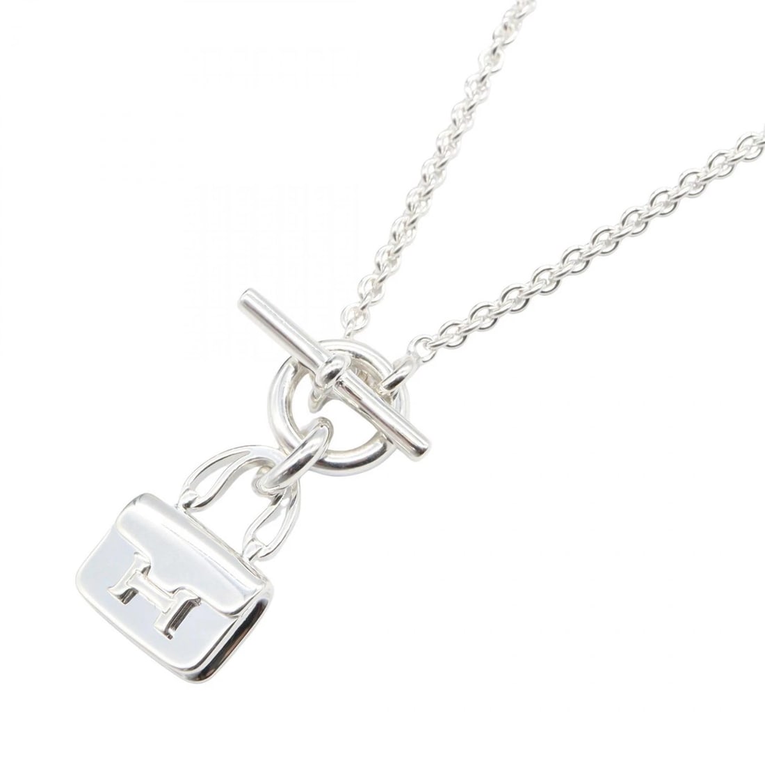 HERMES AMULETTE NECKLACE PENDANT SILVER925: HERMES Amulette Necklace Pendant Silver925 Brand: HERMES Type: Necklace Material: Silver925 Color: Silver Size: Size Neck rotation?41cm(16.1") Motif W?12mm x H?18mm(0.5" x 0.7") Accessories: None