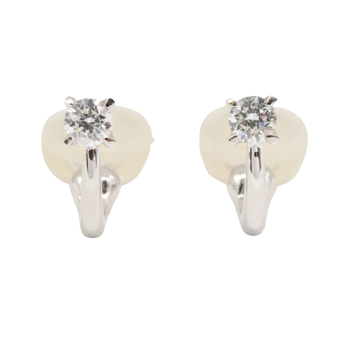 JEWELRY DIAMOND CLIP-ON EARRINGS 14KWG: JEWELRY Diamond clip-on earrings 14KWG Brand: JEWELRY Type: Earring Material: diamond Color: Clear??ish colors Size: Size 12.6mm x 3.6mm(0.5" x 0.1") Accessories: None Accessories Notice: