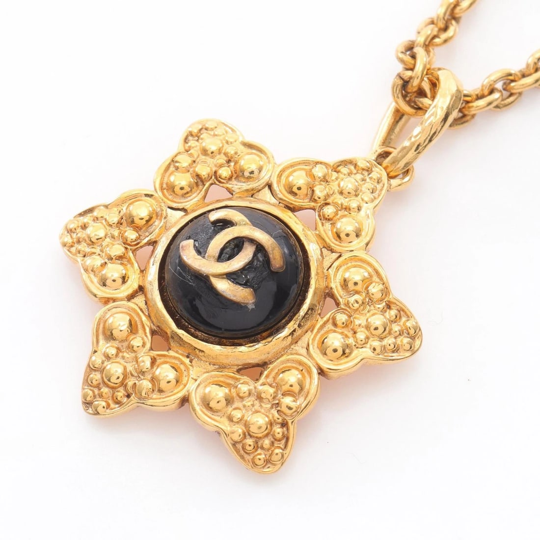 CHANEL COCO MARK NECKLACE GOLD PLATED: CHANEL COCO Mark Necklace Gold Plated Brand: CHANEL Type: Necklace Material: Gold Plated Main Stone/Creation Gold Plated × Artificial pearl Color: Gold??ish colors × Black??ish colors Size: Size