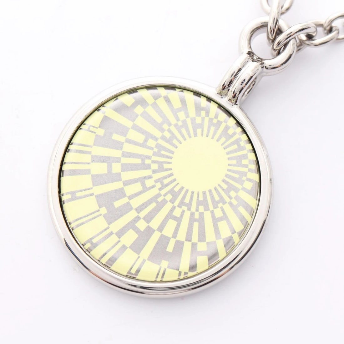 HERMES OP'H MEDAL NECKLACE PENDANT STAINLESS STEEL: HERMES OP'H Medal Necklace Pendant Stainless Steel Brand: HERMES Type: Necklace Material: Stainless Steel Color: Silver??ish colors × Yellow??ish colors Size: Size Neck rotation?44cm(17.3")