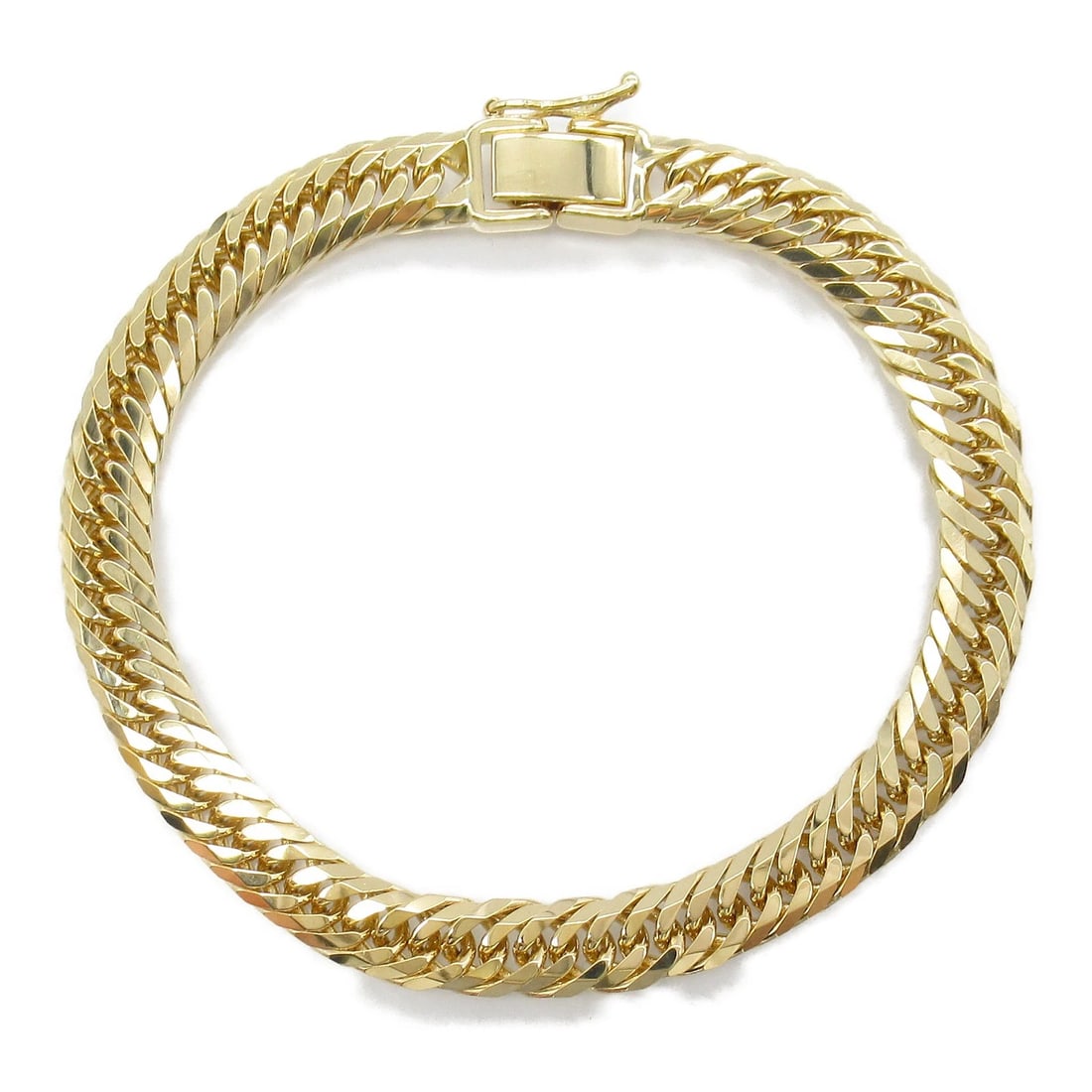 JEWELRY TRIPLE 8 SIDE CURB LINK CHAIN BRACELET: JEWELRY Triple 8 side Curb link chain Bracelet Brand: JEWELRY Type: Bracelet Material: K18 (Yellow Gold) Color: Gold??ish colors Size: Size Band Length?17cm(6.7") Width?6.2mm(0.2") Accessories: N