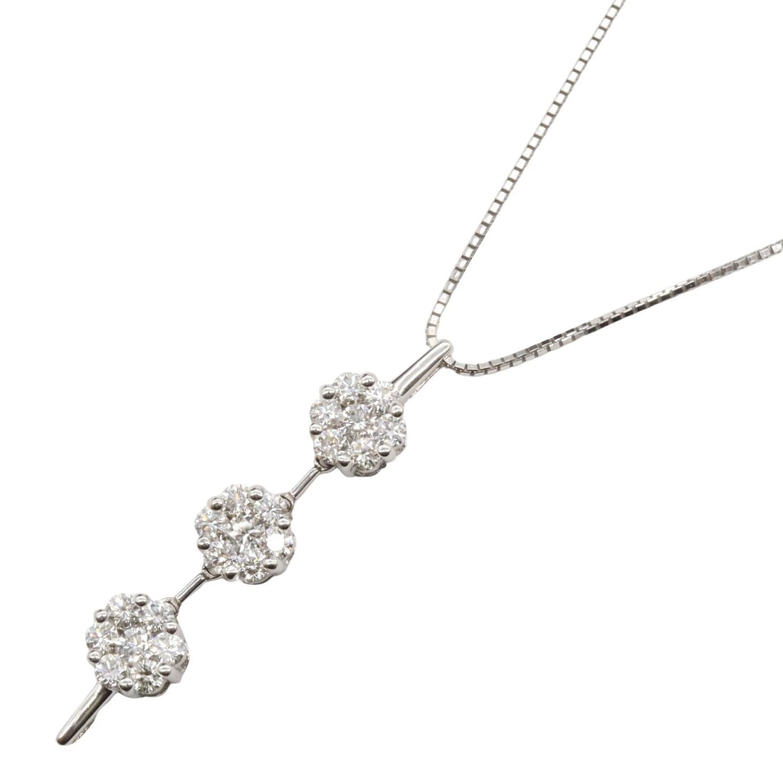 JEWELRY DIAMOND NECKLACE 18KWG WHITE GOLD: JEWELRY Diamond Necklace 18KWG White Gold Brand: JEWELRY Type: Necklace Material: K18WG?White Gold? Color: Clear??ish colors Size: Size Neck rotation?45.5cm(17.9") Motif W?8mm x H?45mm(0.3" x