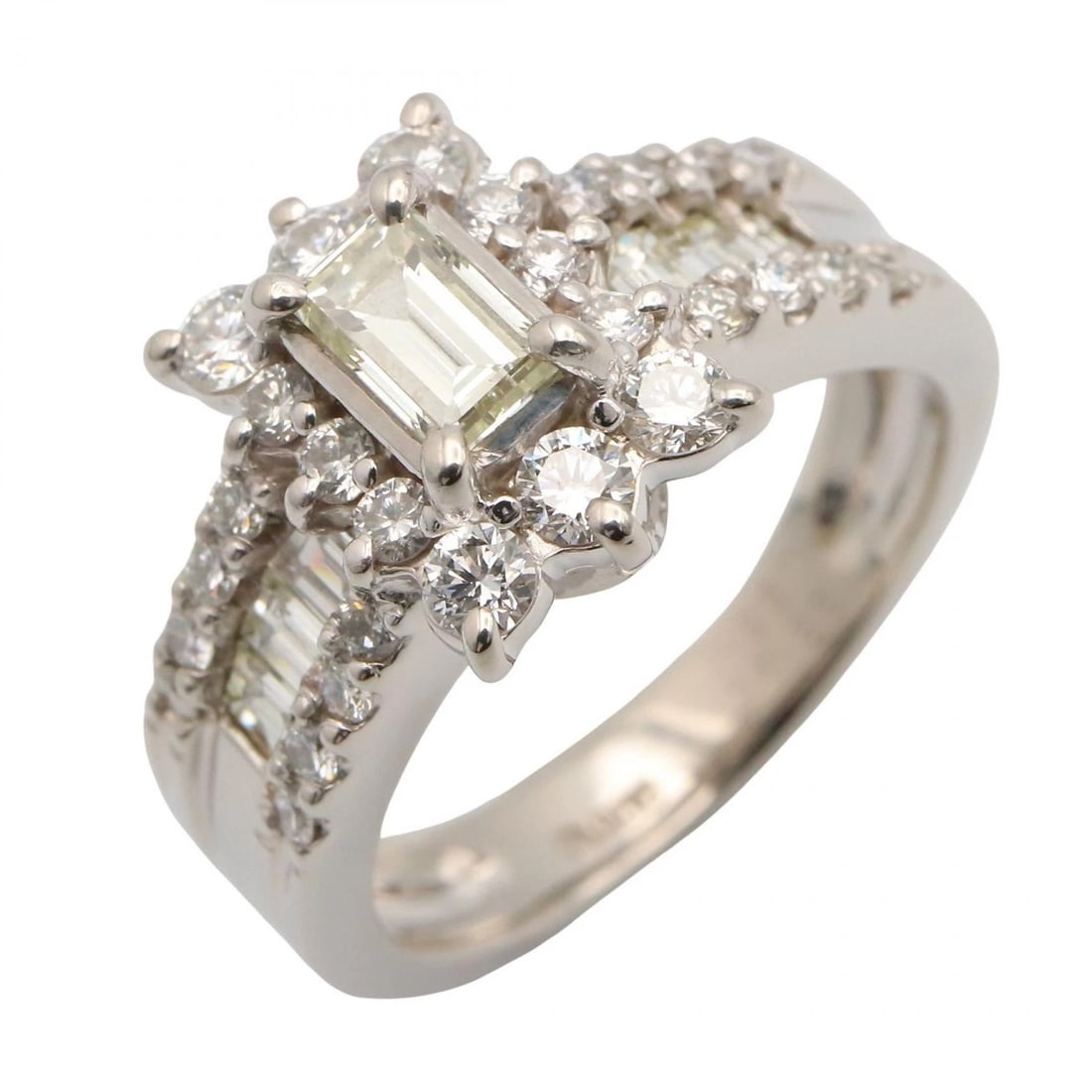 JEWELRY DIAMOND RING PT900 PLATINUM (1 of 3)