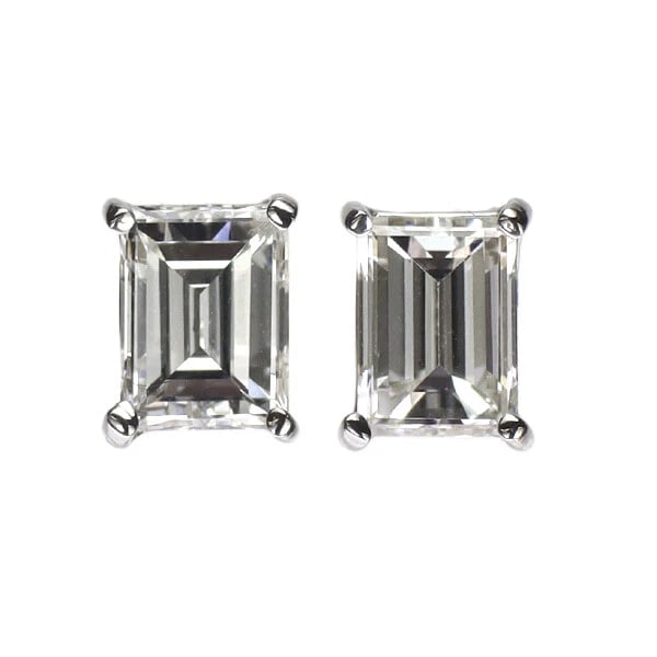 PT900 BUCKET CUT DIAMOND EARRINGS: Pt900 Bucket Cut Diamond Earrings Brand: None Type: piercing Material: Metal Purity None Metal Pt900 Main Stone/Creation Natural Color: None Size: Length/Width/Diameter4.9 Accessories: None