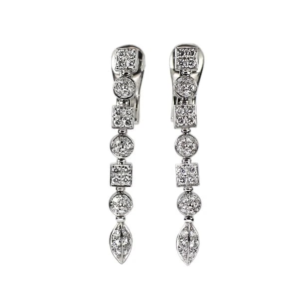 BULGARI K18WG DIAMOND EARRINGS LUCIA: Bulgari K18WG Diamond Earrings Lucia Brand: Bvlgari Type: earring Material: Metal Purity K18 Metal Gold Main Stone/Creation Natural Color: None Size: Length/Width/Diameter43.3 Accessories: