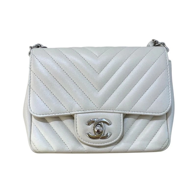CHANEL MINI MATELASSE 18 SHOULDER BAG: CHANEL mini matelasse 18 Shoulder Bag Brand: CHANEL Type: Shoulder Bag Material: Calfskin Color: Ivory SilverHardware Size: W7.1 x H4.7x D3.0inch Shoulder:43.3inch Accessories: None