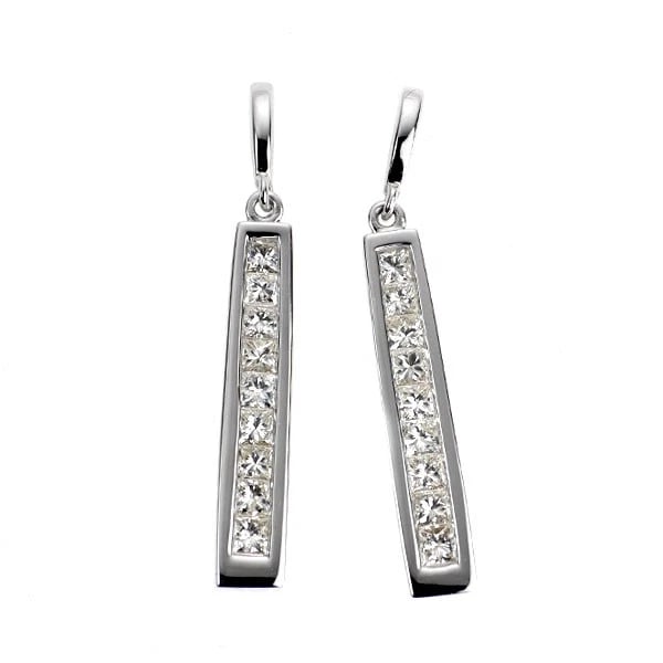 K18WG PRINCESS CUT DIAMOND EARRING: K18WG princess cut diamond earring Brand: None Type: piercing Material: Metal Purity K18 Metal Gold Main Stone/Creation Natural Color: None Size: Length/Width/Diameter31.9 Accessories: None