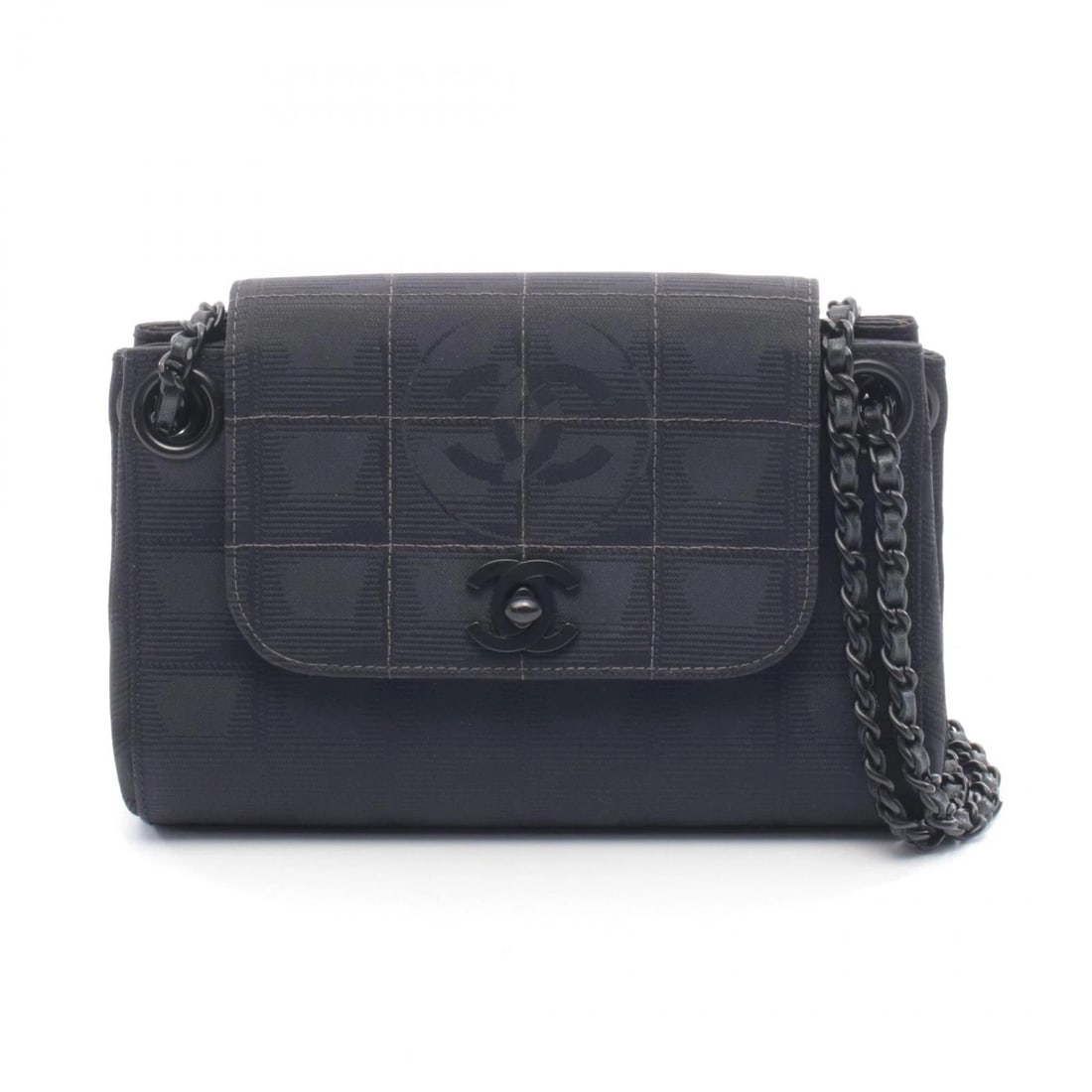 CHANEL NEW TRAVEL LINE CHAIN SHOULDER HANDBAG: CHANEL New travel line Chain Shoulder Handbag Brand: CHANEL Type: Shoulder Bag Material: Nylon canvas Color: Black??ish colors Size: H:13.5cm x W:18.5cm x D:6cm (H:5.3" x W:7.3" x D:2.4") Accesso