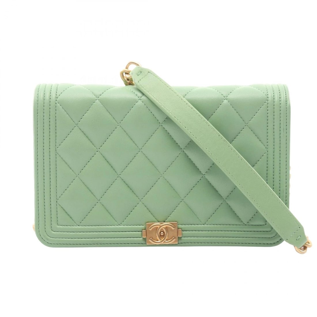 CHANEL BOY CHANEL MATELASSE CHAIN SHOULDER CROSSBODY BAG: CHANEL Boy Chanel Matelasse Chain Shoulder Crossbody Bag Brand: CHANEL Type: Shoulder Bag Material: Lambskin (sheep leather) Color: Green??ish colors Size: H:12cm x W:19cm x D:4cm (H:4.7" x W:7.5"