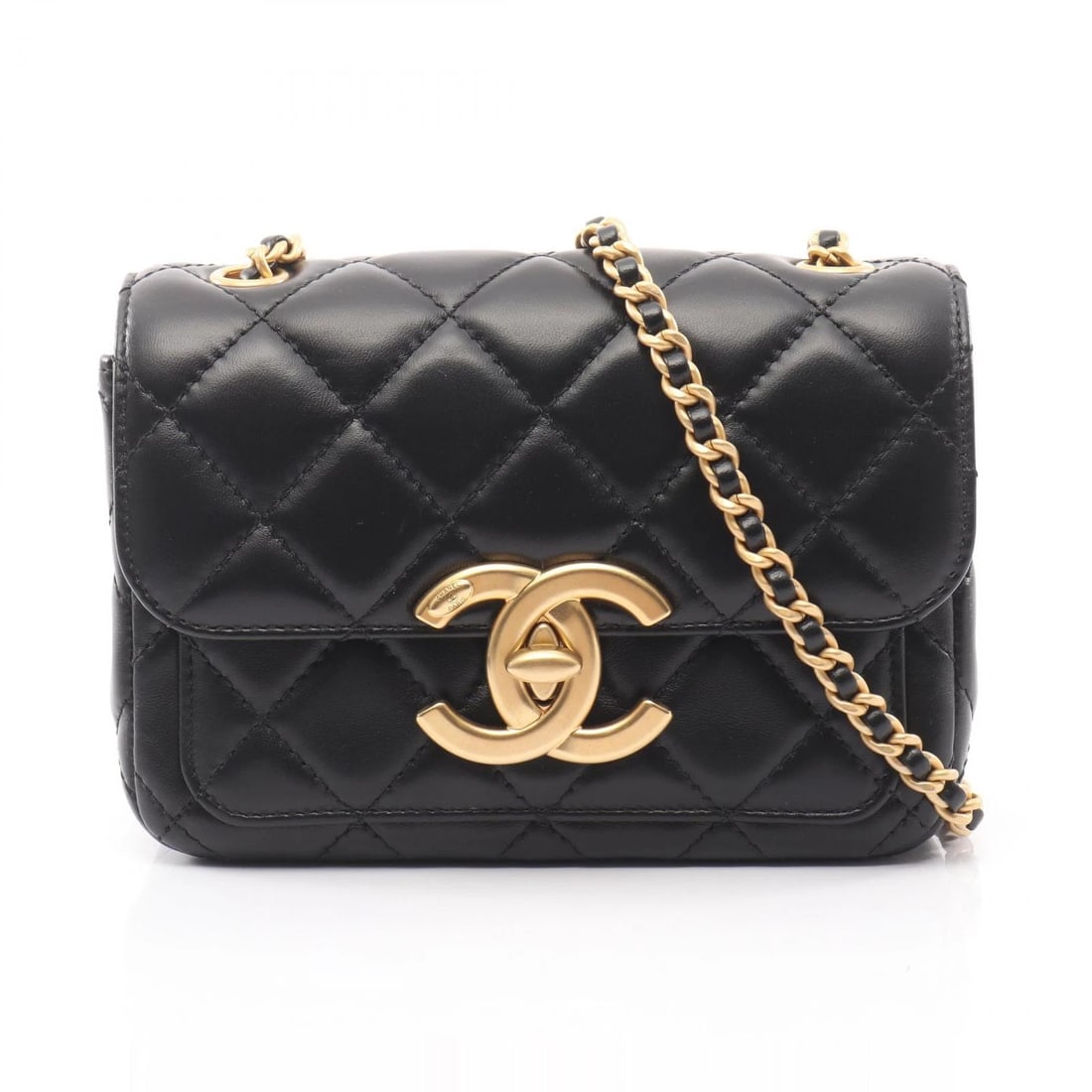 CHANEL MATELASSE CHAIN SHOULDER BAG: CHANEL Matelasse Chain Shoulder Bag Brand: CHANEL Type: Shoulder Bag Material: Lambskin (sheep leather) Color: Black??ish colors Size: H:13cm x W:19.5cm x D:7cm (H:5.1" x W:7.7" x D:2.8") Accesso
