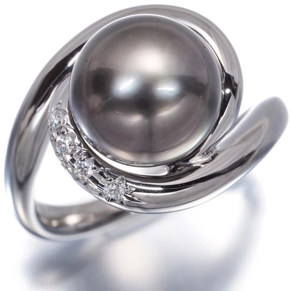 TASAKI RING BLACK SOUTH SEA PEARL DIAMOND: TASAKI Ring Black South Sea Pearl Diamond Brand: TASAKI Type: Ring Material: 900 / Platinum Color: Silver Size: US 5.75-6 Accessories: None Accessories Notice: When purchasing pre-owned go