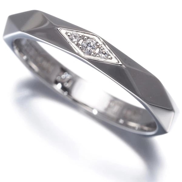 BOUCHERON RING DIAMOND FACETTE MEDIUM: Boucheron Ring Diamond Facette Medium Brand: BOUCHERON Type: Ring Material: 950 / Platinum Main Stone/Creation Natural Color: Platinum Size: US 5 - 5.25 Accessories: None Accessories Notic